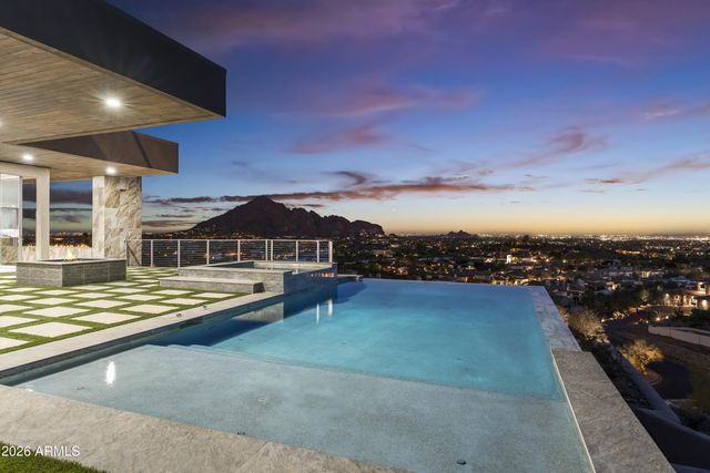 6800 N 39TH Place, Paradise Valley, AZ 85253
