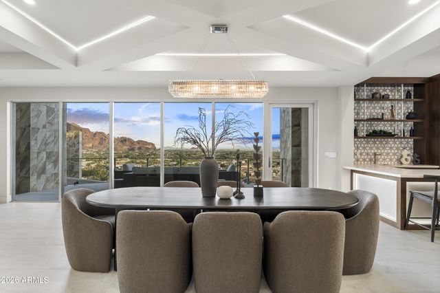 6800 N 39TH Place, Paradise Valley, AZ 85253