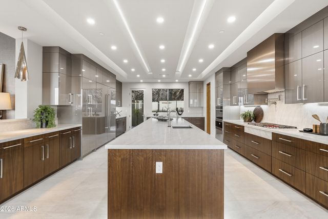 6800 N 39TH Place, Paradise Valley, AZ 85253