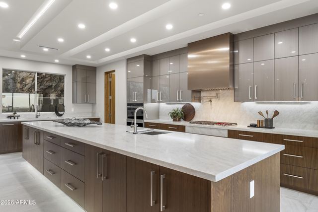 6800 N 39TH Place, Paradise Valley, AZ 85253