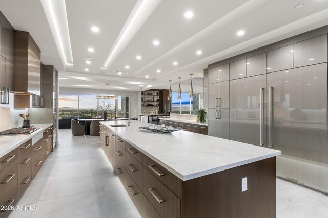 6800 N 39TH Place, Paradise Valley, AZ 85253