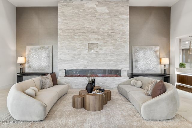 6800 N 39TH Place, Paradise Valley, AZ 85253