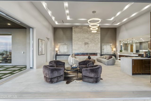 6800 N 39TH Place, Paradise Valley, AZ 85253