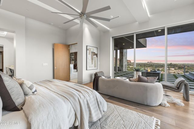 6800 N 39TH Place, Paradise Valley, AZ 85253