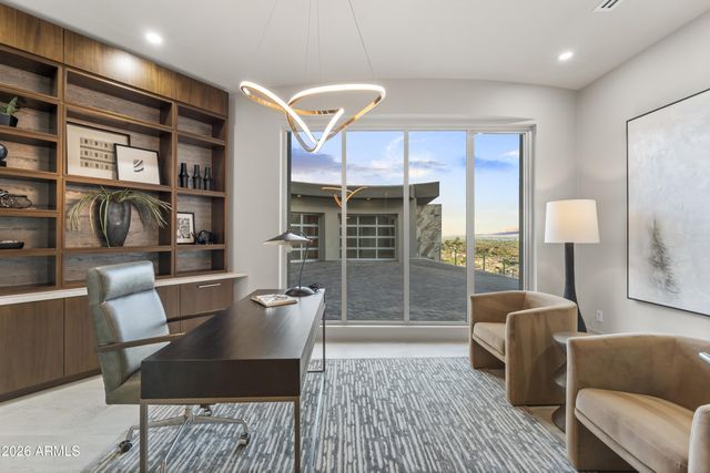 6800 N 39TH Place, Paradise Valley, AZ 85253