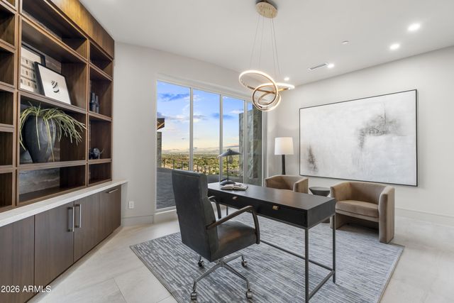 6800 N 39TH Place, Paradise Valley, AZ 85253