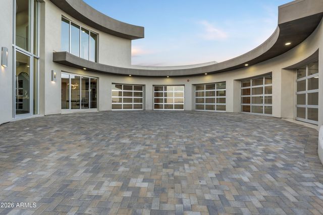 6800 N 39TH Place, Paradise Valley, AZ 85253