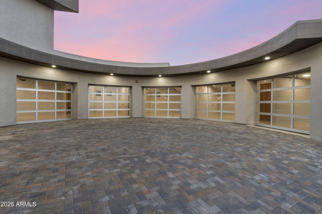 6800 N 39TH Place, Paradise Valley, AZ 85253