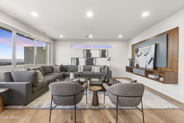 6800 N 39TH Place, Paradise Valley, AZ 85253