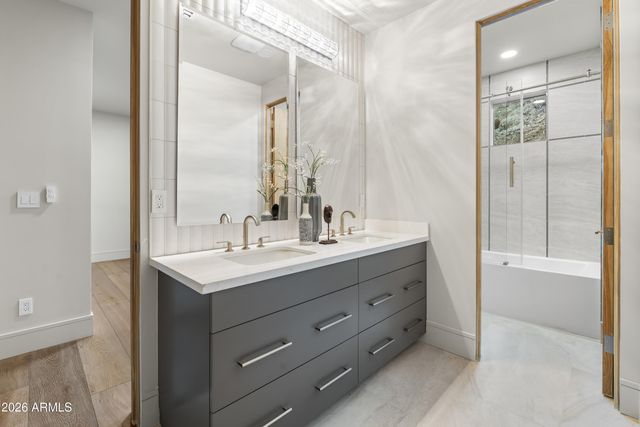 6800 N 39TH Place, Paradise Valley, AZ 85253
