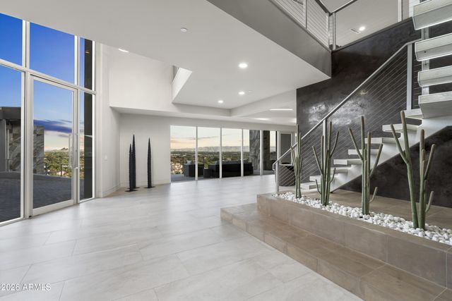 6800 N 39TH Place, Paradise Valley, AZ 85253