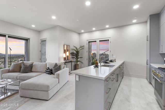 6800 N 39TH Place, Paradise Valley, AZ 85253