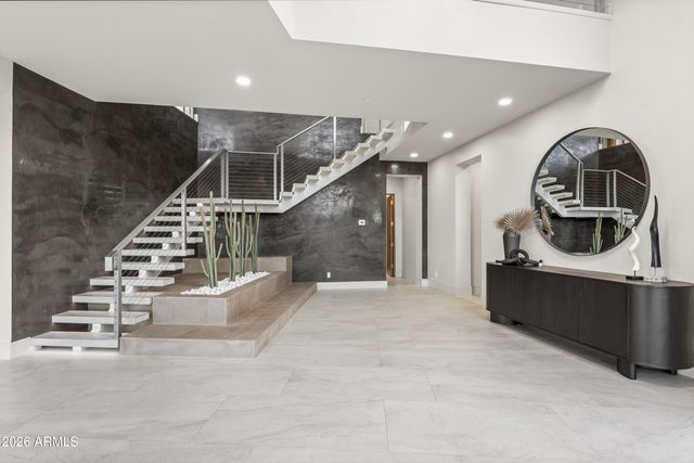 6800 N 39TH Place, Paradise Valley, AZ 85253
