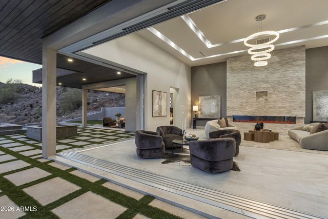 6800 N 39TH Place, Paradise Valley, AZ 85253