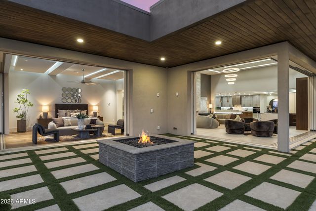 6800 N 39TH Place, Paradise Valley, AZ 85253