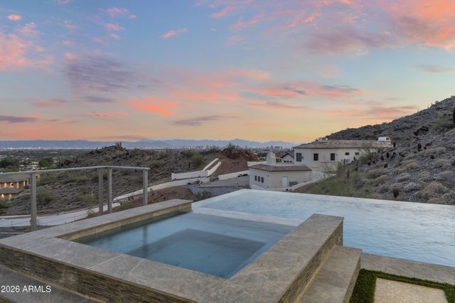 6800 N 39TH Place, Paradise Valley, AZ 85253