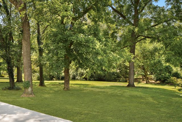 1415 Parker Pl, Brentwood, TN 37027