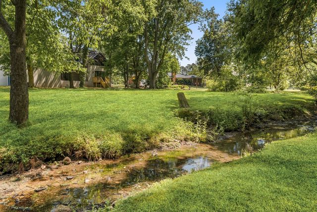 1415 Parker Pl, Brentwood, TN 37027
