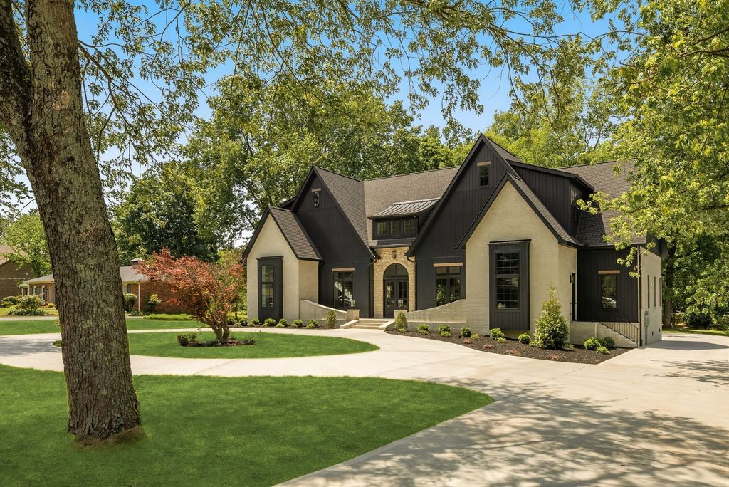 1415 Parker Pl, Brentwood, TN 37027