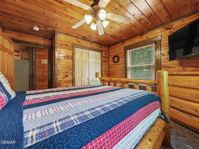 831 Spirit Loop Way, Gatlinburg, TN 37738