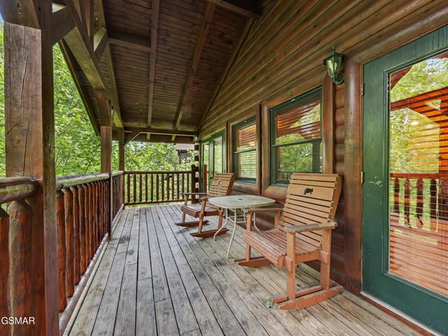 831 Spirit Loop Way, Gatlinburg, TN 37738