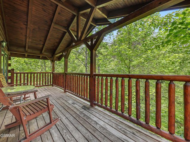 831 Spirit Loop Way, Gatlinburg, TN 37738