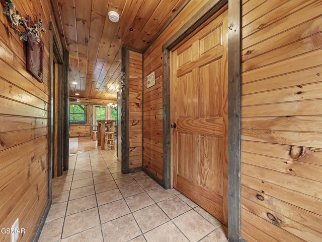 831 Spirit Loop Way, Gatlinburg, TN 37738
