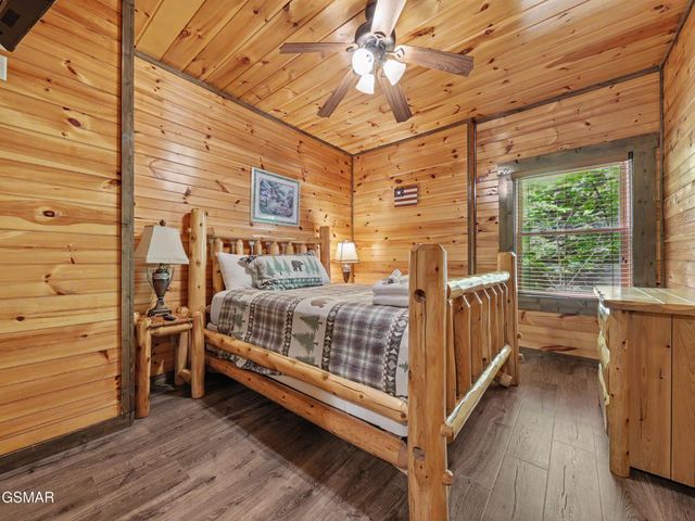 831 Spirit Loop Way, Gatlinburg, TN 37738