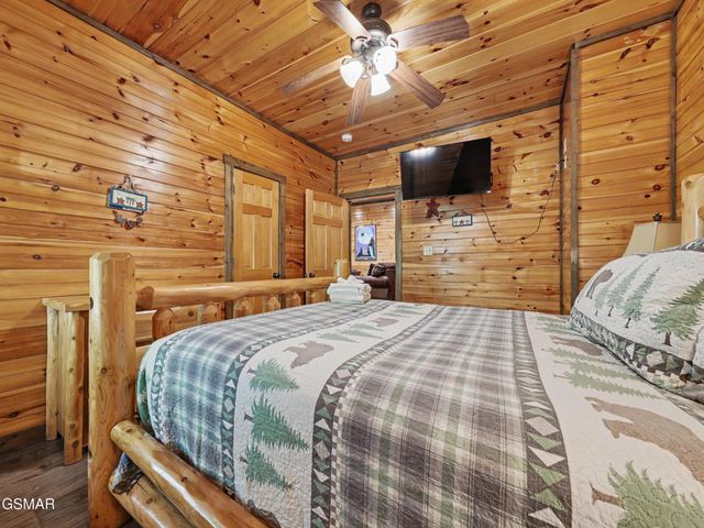 831 Spirit Loop Way, Gatlinburg, TN 37738