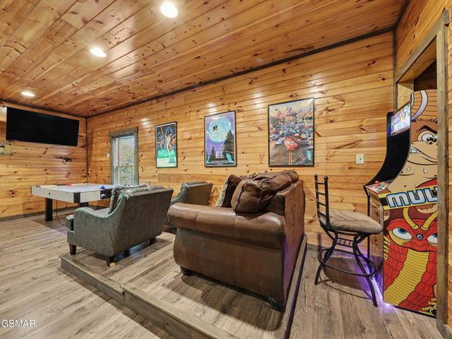 831 Spirit Loop Way, Gatlinburg, TN 37738