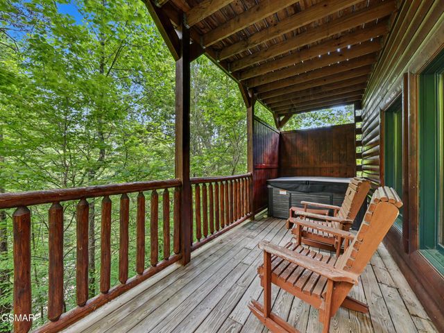 831 Spirit Loop Way, Gatlinburg, TN 37738