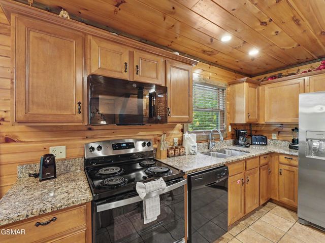 831 Spirit Loop Way, Gatlinburg, TN 37738