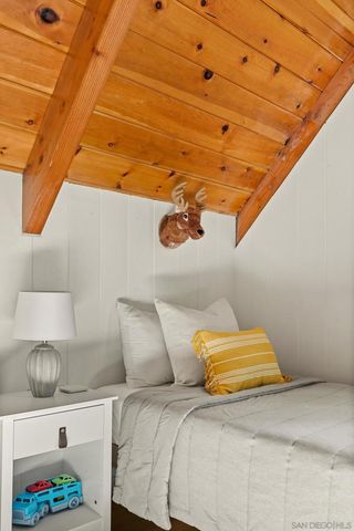 720 Buckingham Sq, Lake Arrowhead, CA 92352