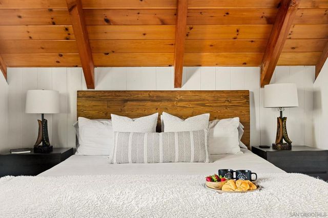 720 Buckingham Sq, Lake Arrowhead, CA 92352