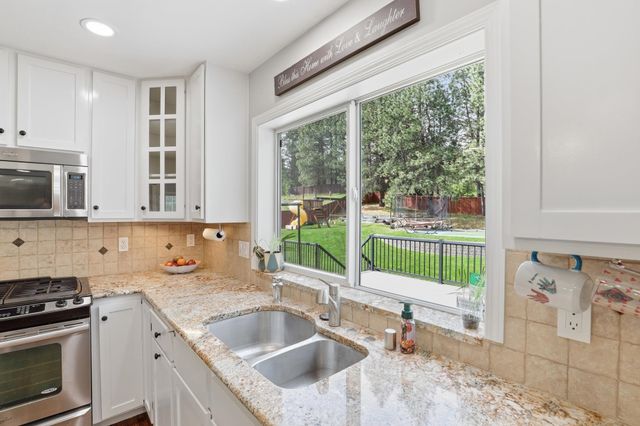 5113 E Zeus Ct, Mead, WA 99021
