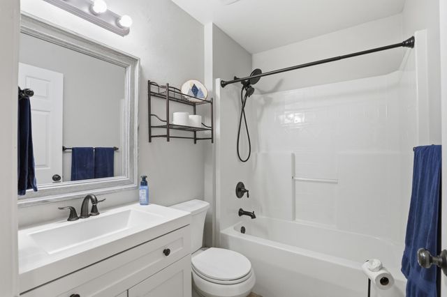 5113 E Zeus Ct, Mead, WA 99021
