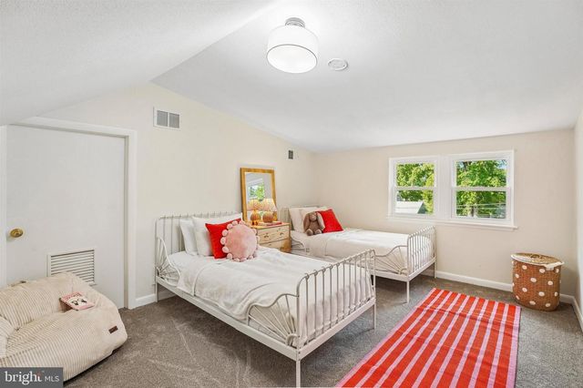 821 COOPERTOWN RD, Haverford, PA 19041