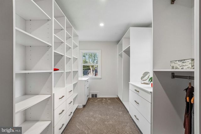 821 COOPERTOWN RD, Haverford, PA 19041