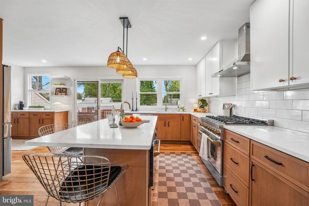 821 COOPERTOWN RD, Haverford, PA 19041