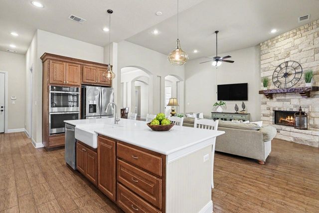 335 Bold Sundown, Liberty Hill, TX 78642