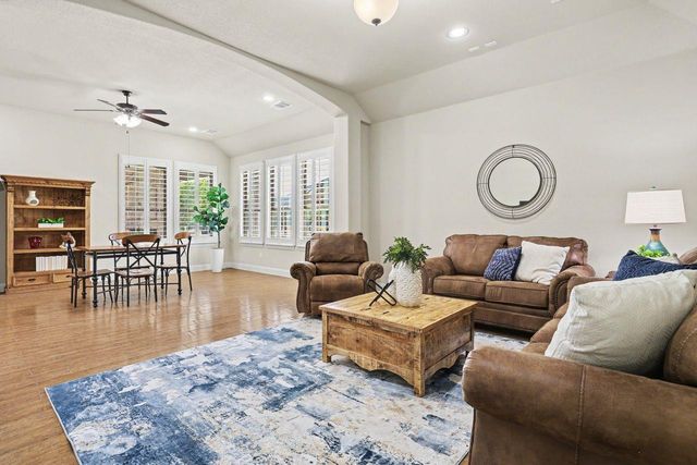335 Bold Sundown, Liberty Hill, TX 78642