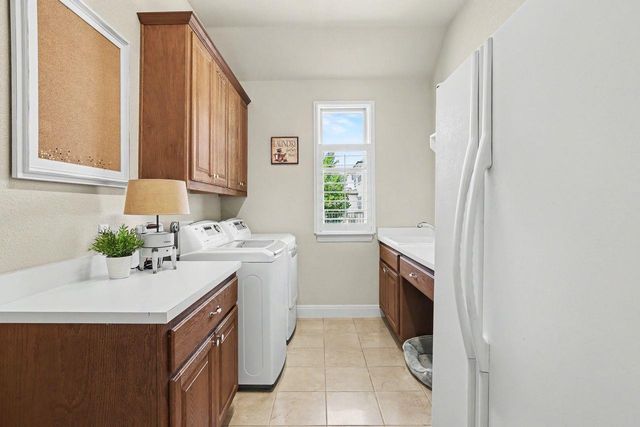 335 Bold Sundown, Liberty Hill, TX 78642