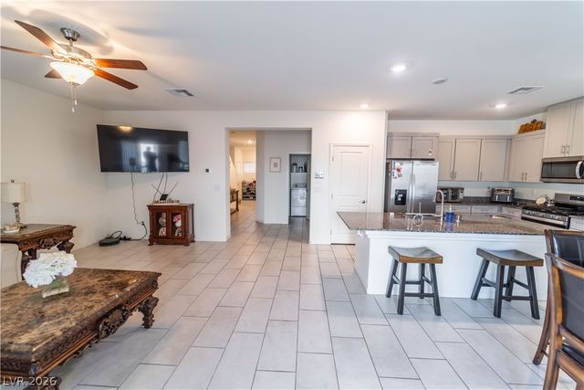 7711 Duran Harbor Lane, North Las Vegas, NV 89084