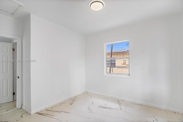 988 NW 10th St 1, Hallandale Beach, FL 33009