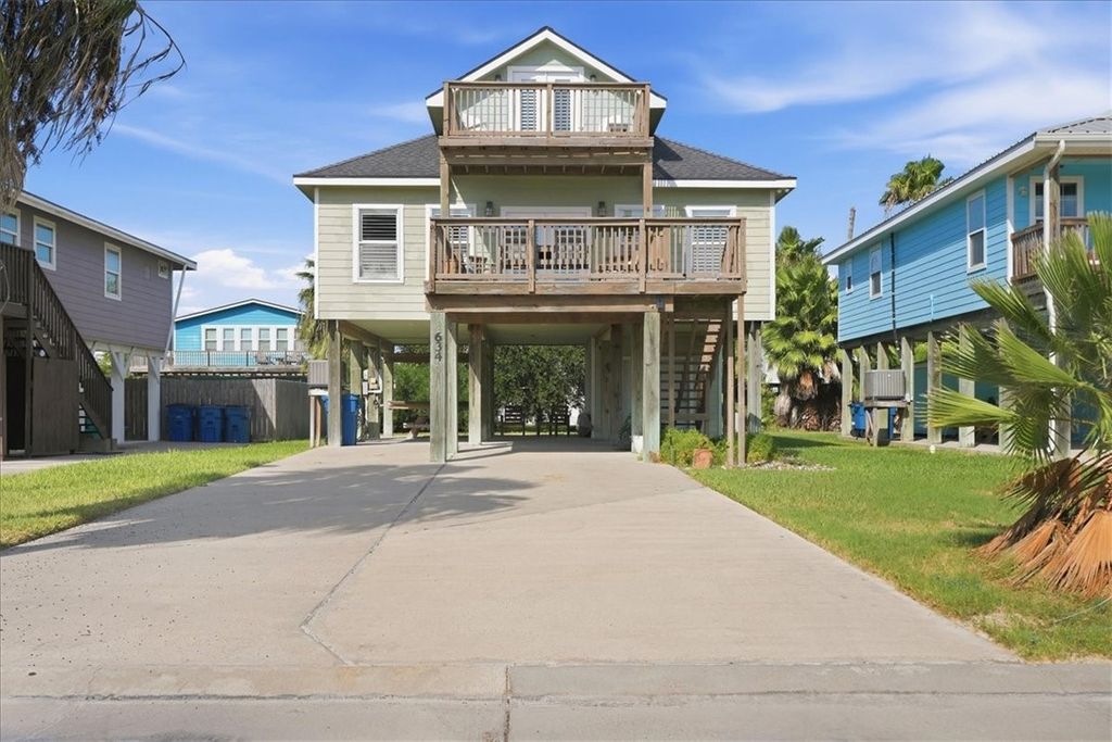 634 Dolphin Cir, Port Aransas, TX 78373 — exterior