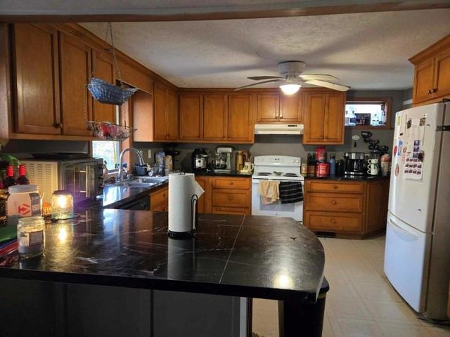 105 Memphis Lane, Hartwell, GA 30643