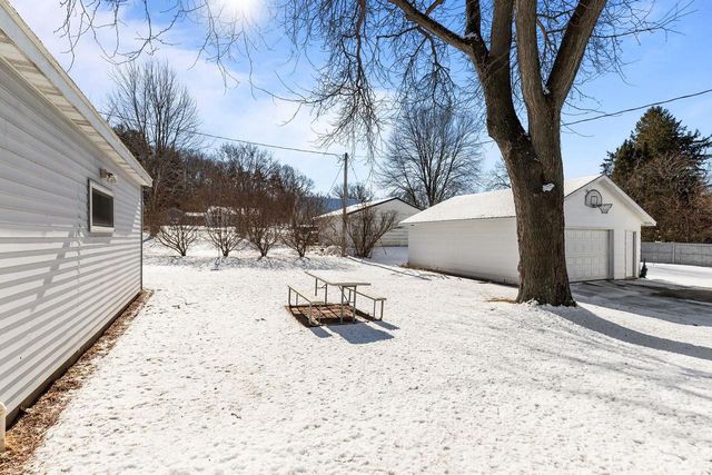 563 CLARK STREET, Manawa, WI 54949