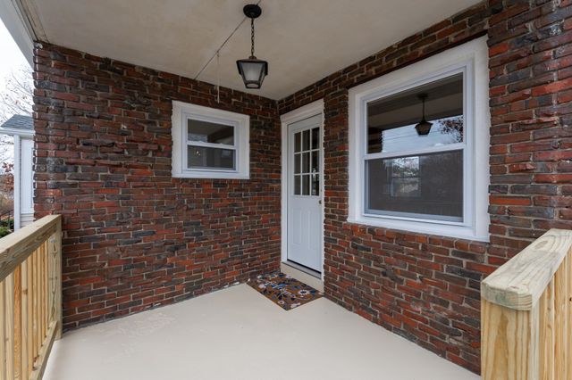 8 Laurel Street, Derry, NH 03038