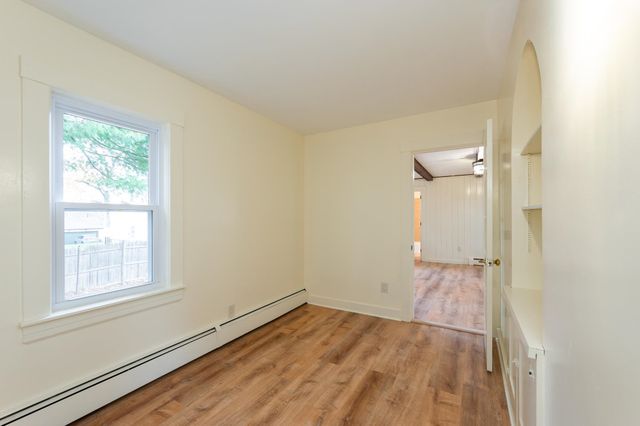 8 Laurel Street, Derry, NH 03038