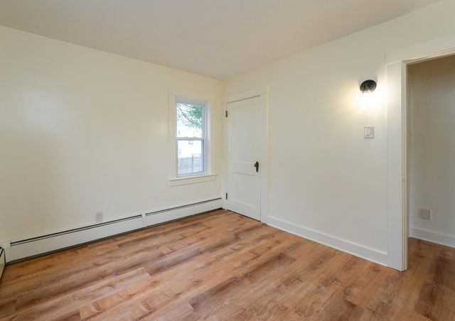 8 Laurel Street, Derry, NH 03038